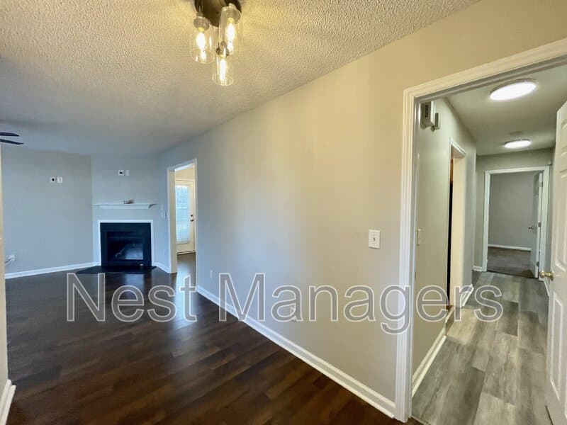 Fayetteville House: 804 Nighthawk Place