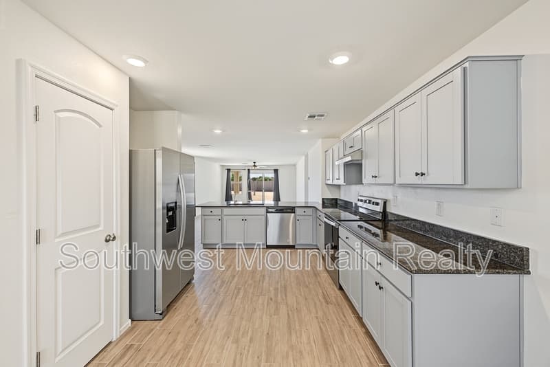 Coolidge House: 1333 W Pima Avenue