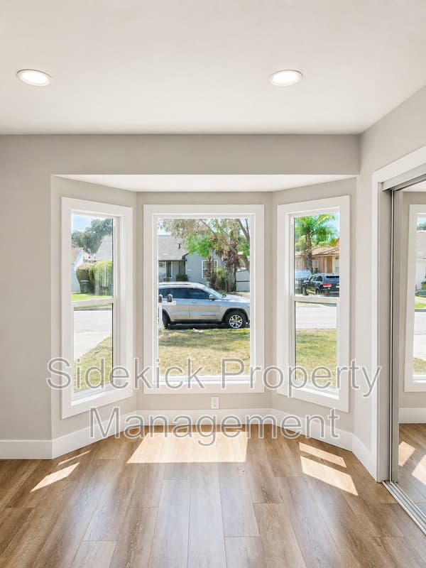 Whittier House: 11443 Dicky St