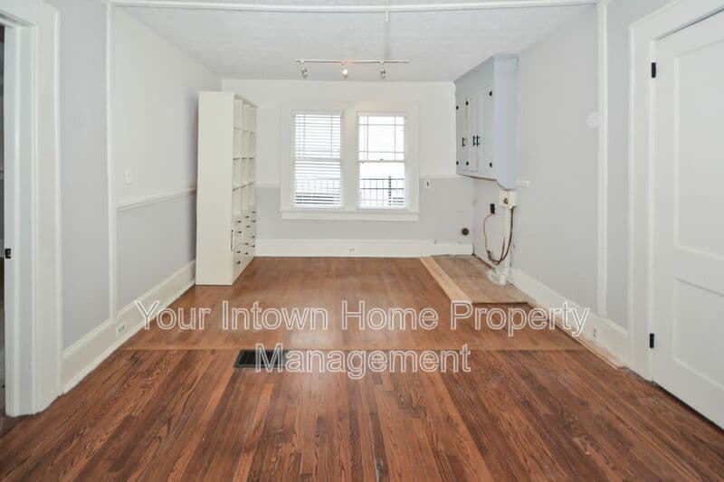 Atlanta House: 619 Cooledge Ave NE