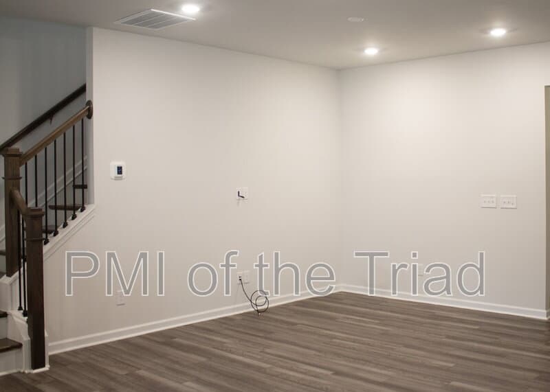 Jamestown Townhome: 3005 Mackay Pointe Lane