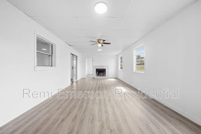 Kissimmee House: 515 Floral Drive