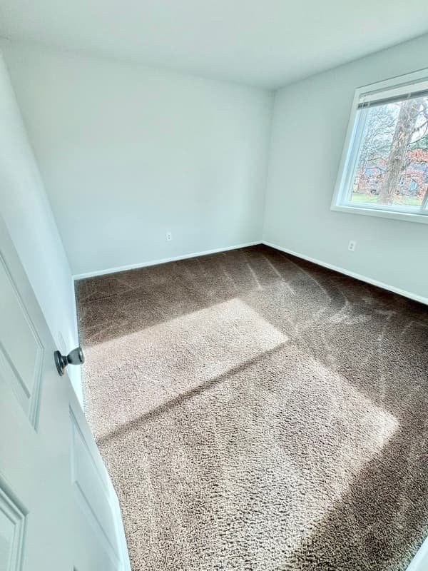 Richmond Condo: 800 Brook Hill Rd.