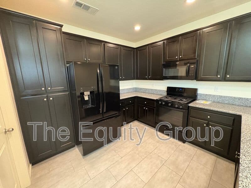 Tulare House: 3272 Manchester St