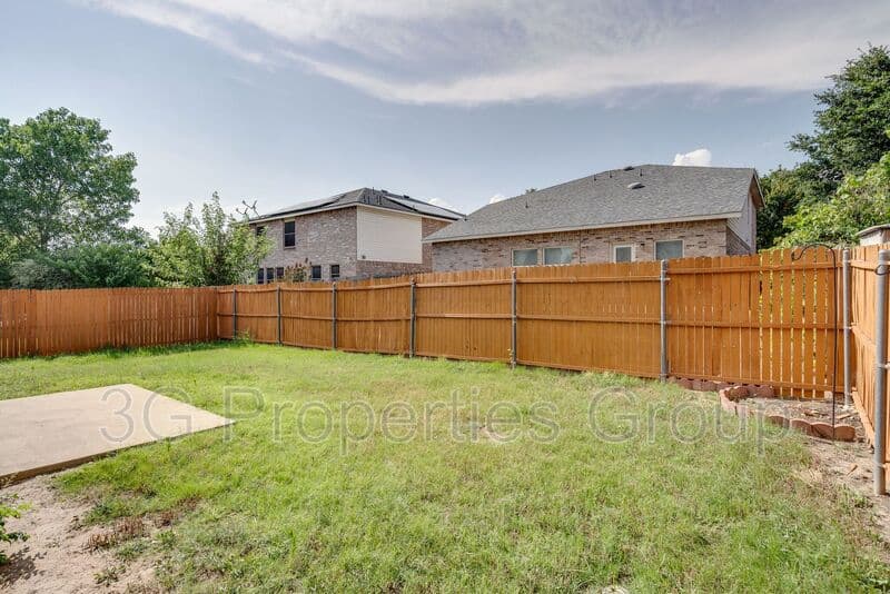 Justin House: 1901 Foxfield Wy