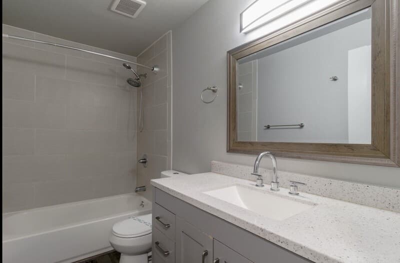Vancouver House: 1420 Northeast 142nd Avenue