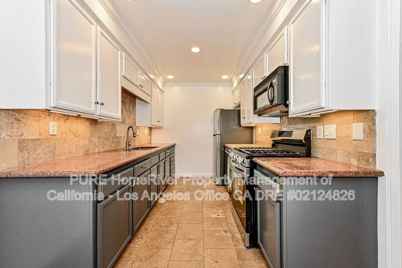 Santa Monica House: 1527 Harvard St