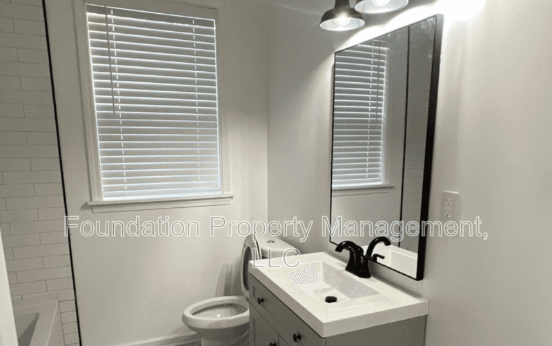 Memphis House: 1015 North Willett Street