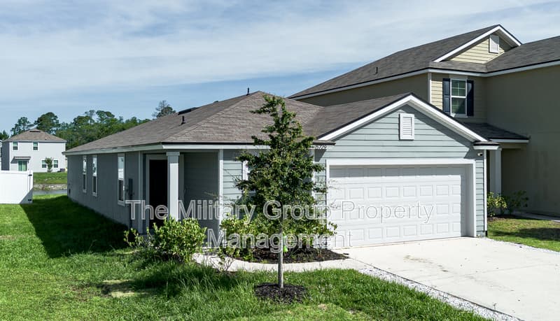 Jacksonville House: 15729 Equine Gait Dr