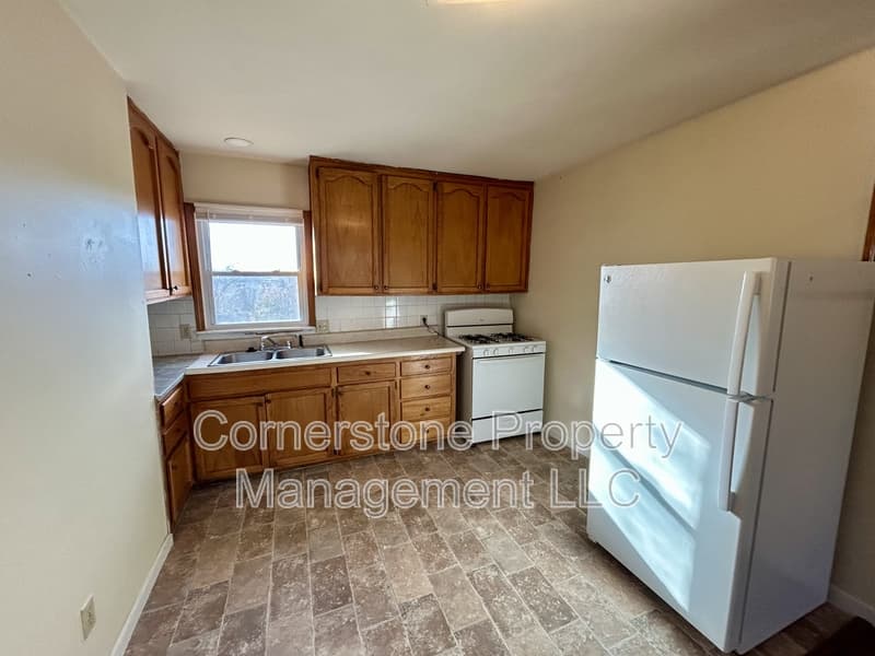 DeSoto House: 8300 Center Drive