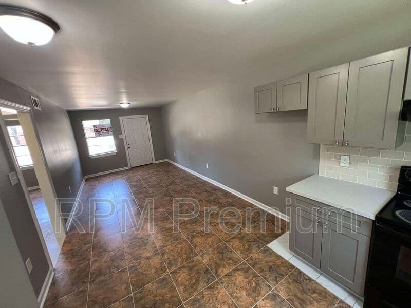Baker Condo: 5057 Baker Blvd.