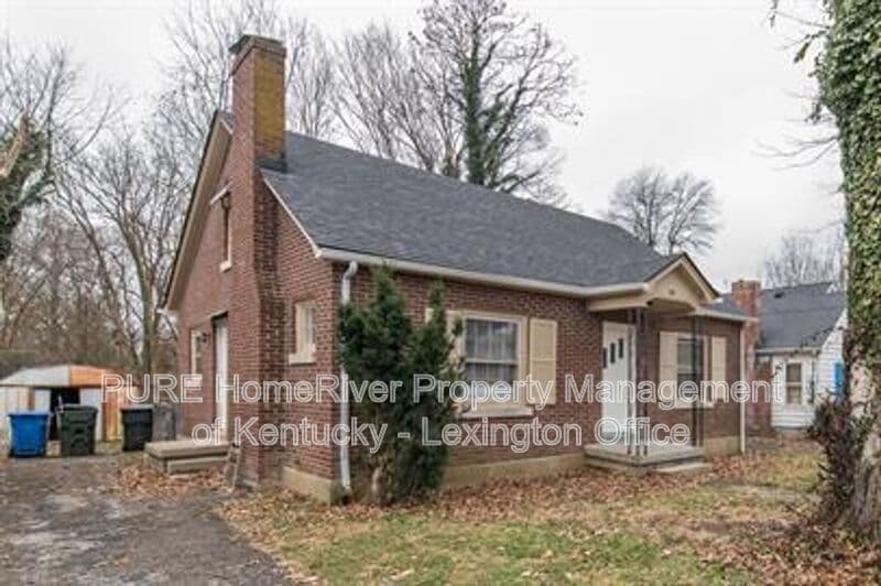 Lexington House: 200 Floral Park