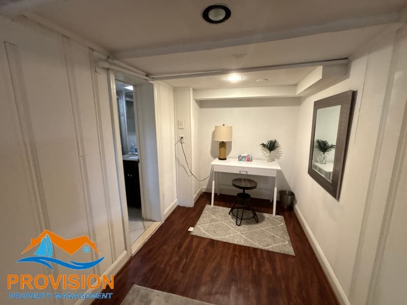 Annapolis Condo: 97 Cathedral Street B