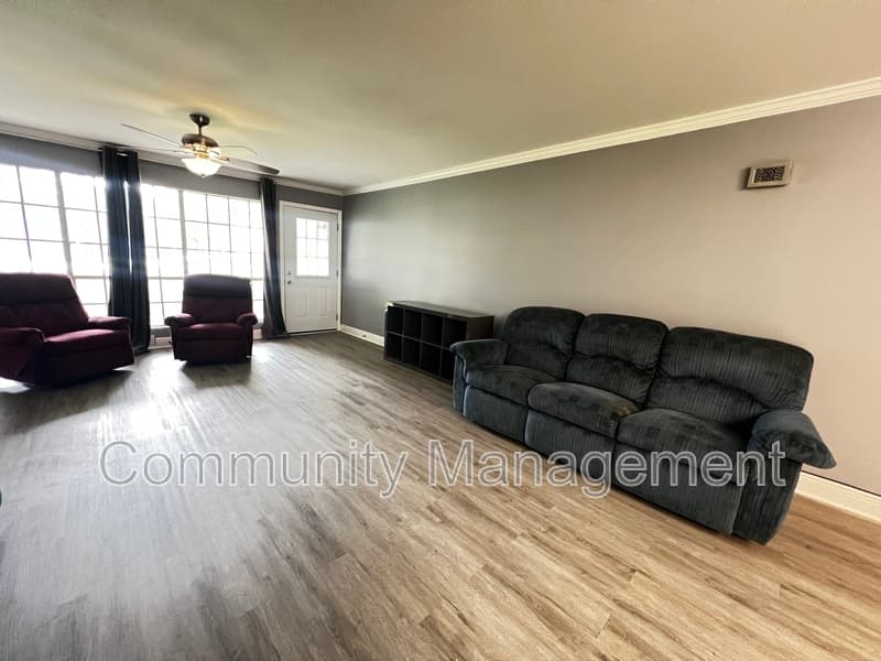 Baton Rouge Condo: 10444 Jefferson Hwy