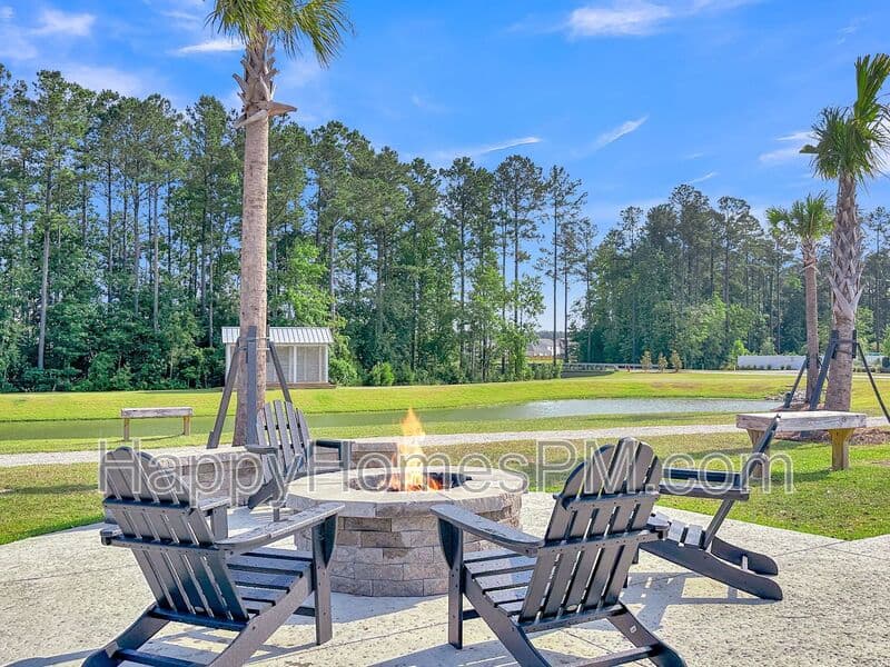 Summerville House: 509 Red Twig Rd