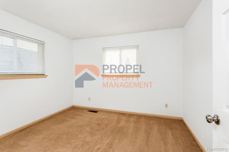 Van Buren House: 10117 Hamilton Street