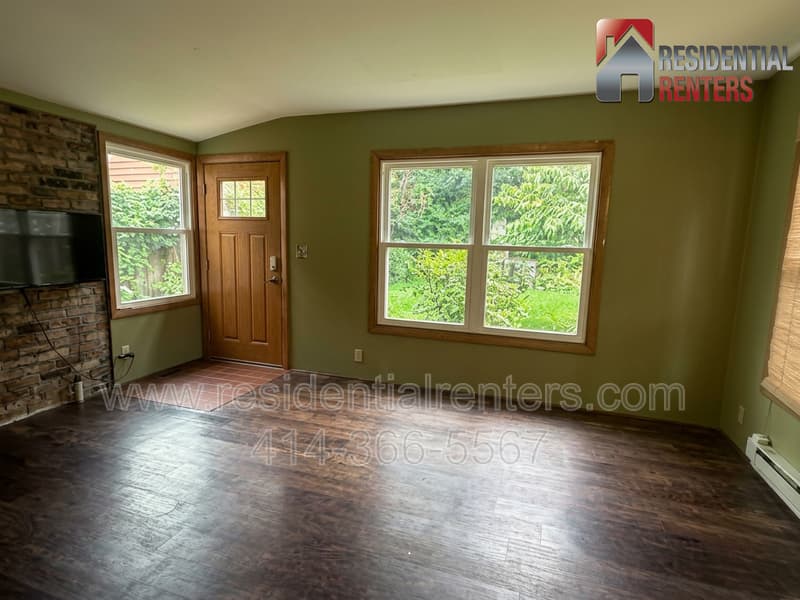 Bay View House: 2913 E Rhode Island Avenue