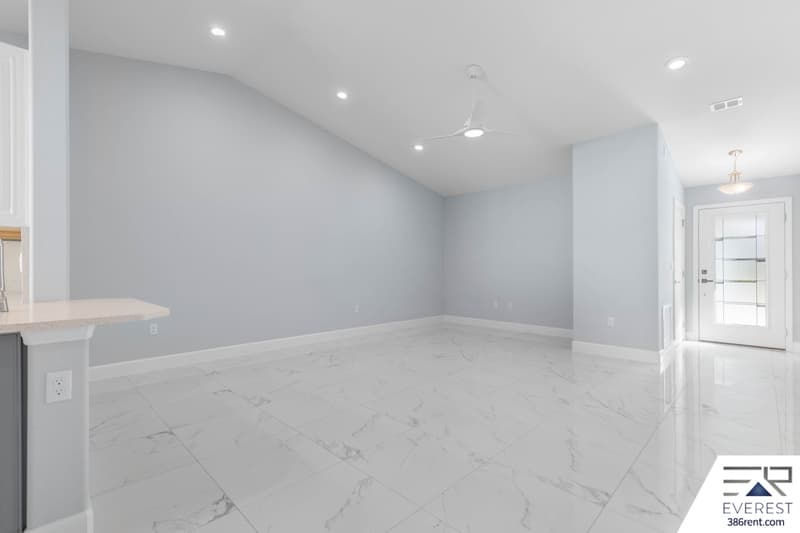 Palm Coast House: 10 Llovera Pl