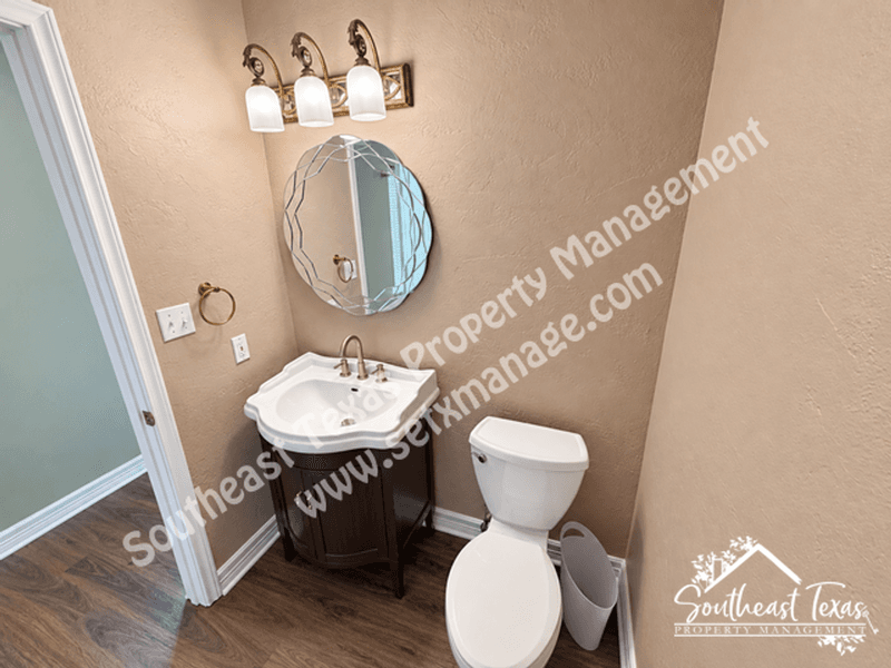 Beaumont House: 11320 Cathryn Lane