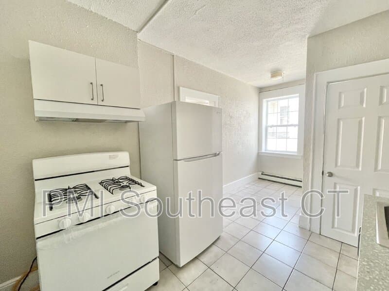 New London Condo: 92 Truman St