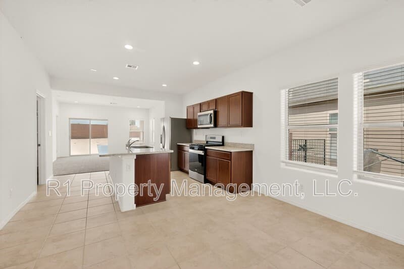 Rio Rancho House: 308 Prism Avenue Southwest