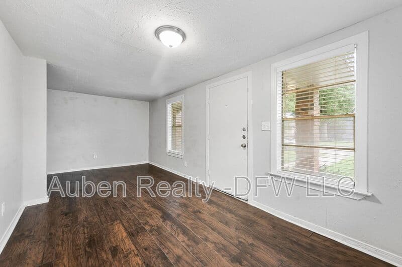 Denton Condo: 521 Ruth Street