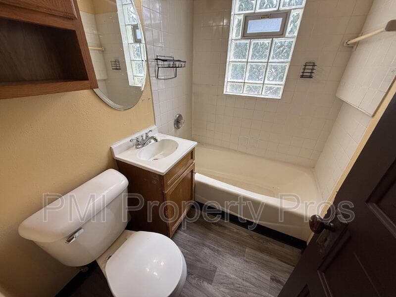 Milwaukee Condo: 2441 N Dr. William Finlayson St (Upper)