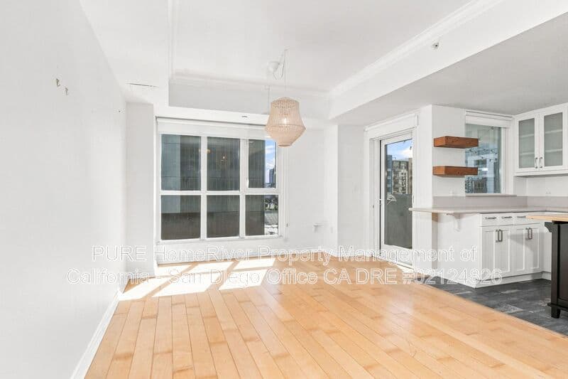 San Diego House: 875 G St