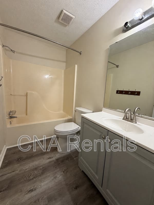 Woodstock House: 508 Brooksdale Dr