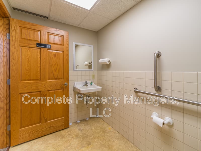 Albert Lea House: 222 East Main Street - 1