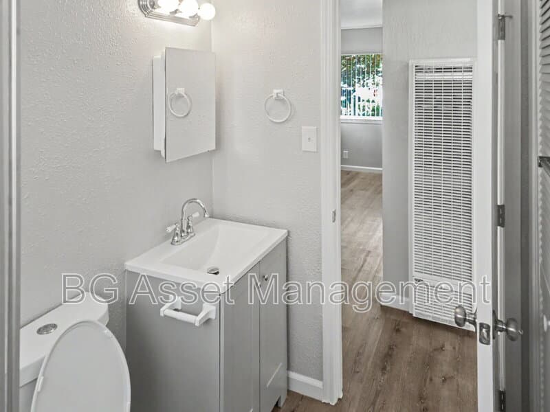 San Pablo Condo: 1691 Hayes Street