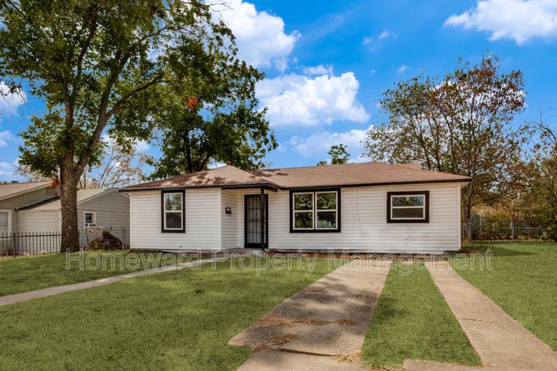 Fort Worth House: 3224 Burson Avenue