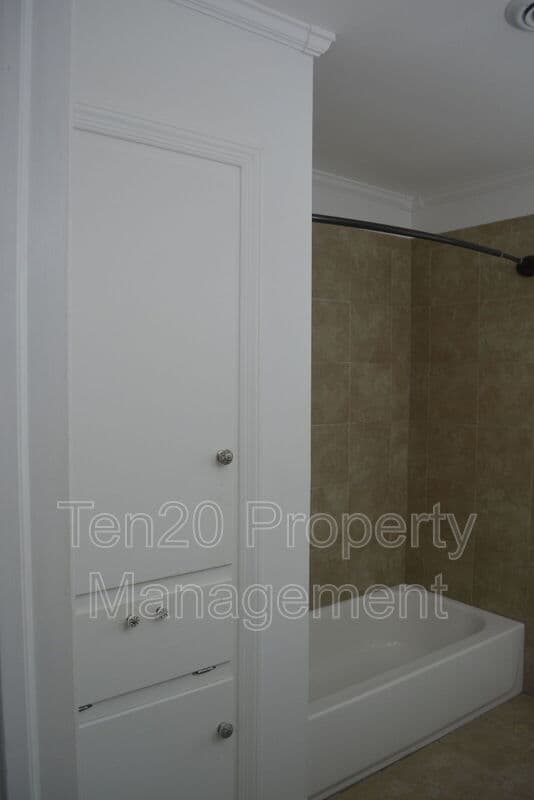 Columbus House: 1815 Marilon Dr