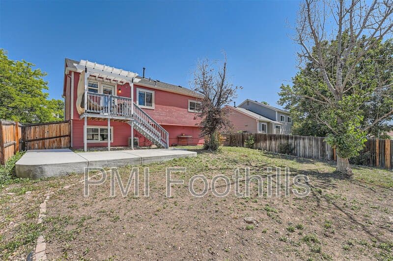 Westminster House: 11516 West 102nd Place