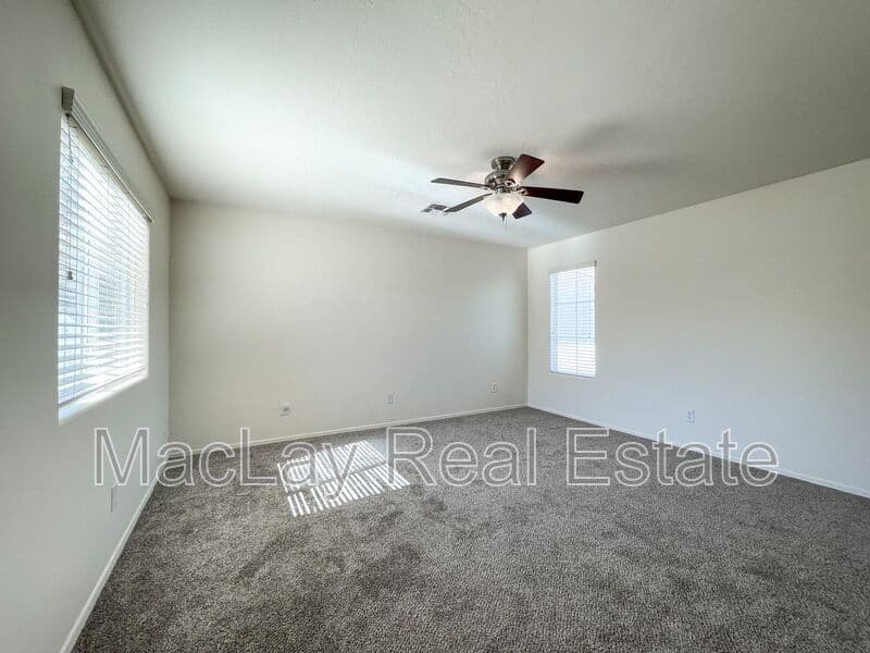 Mesa House: 10252 E Isleta ave