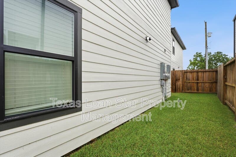 Houston Condo: 3107 Grassmere St
