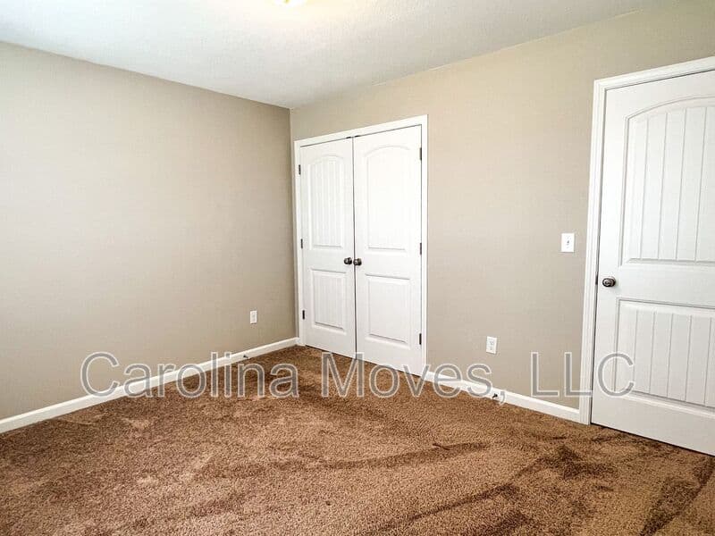 Simpsonville House: 260 Lockeland Park Drive