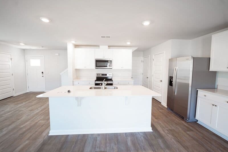 Savannah House: 112 Red Admiral Ln