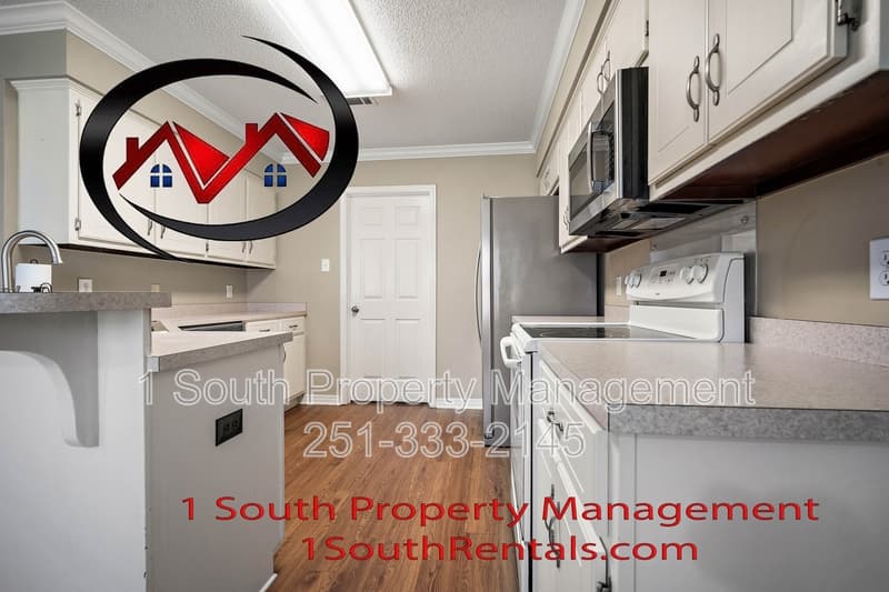 Mobile House: 9276 Champion Circle South