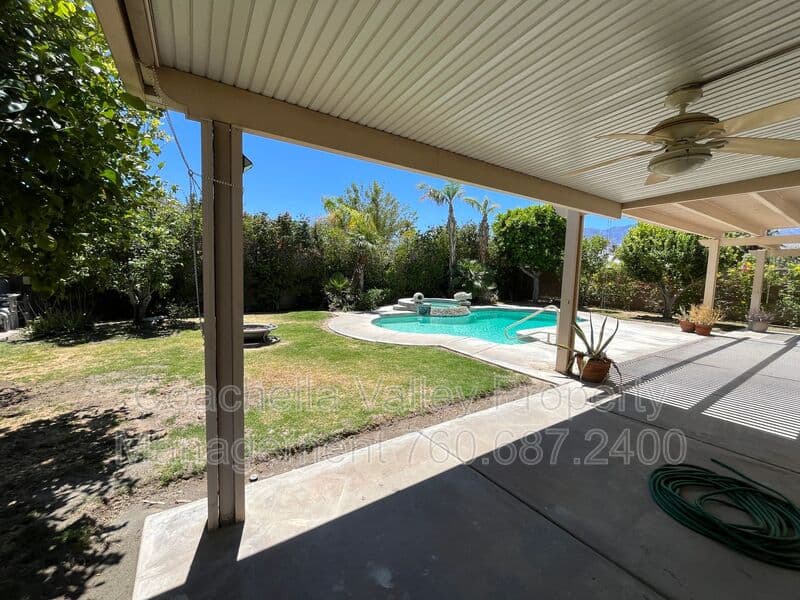 Cathedral City House: 68681 Pasada Rd