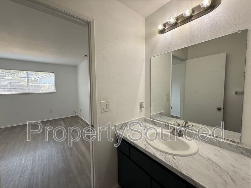 Stockton Townhome: 1944 Hickock Ct