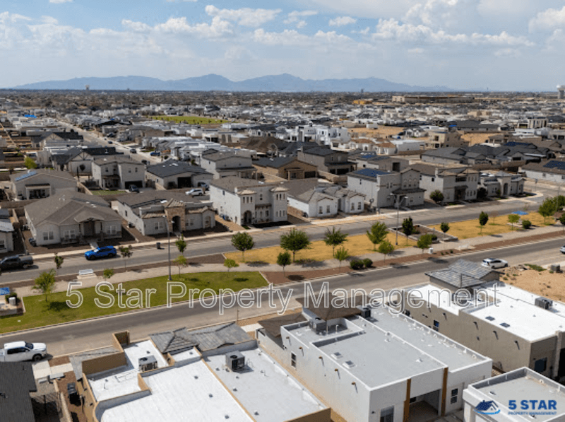 El Paso House: 2233 Mike Price Dr