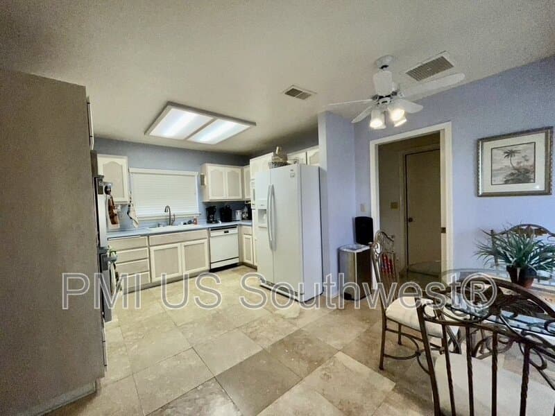 Bullhead City House: 3375 Sharon Ln