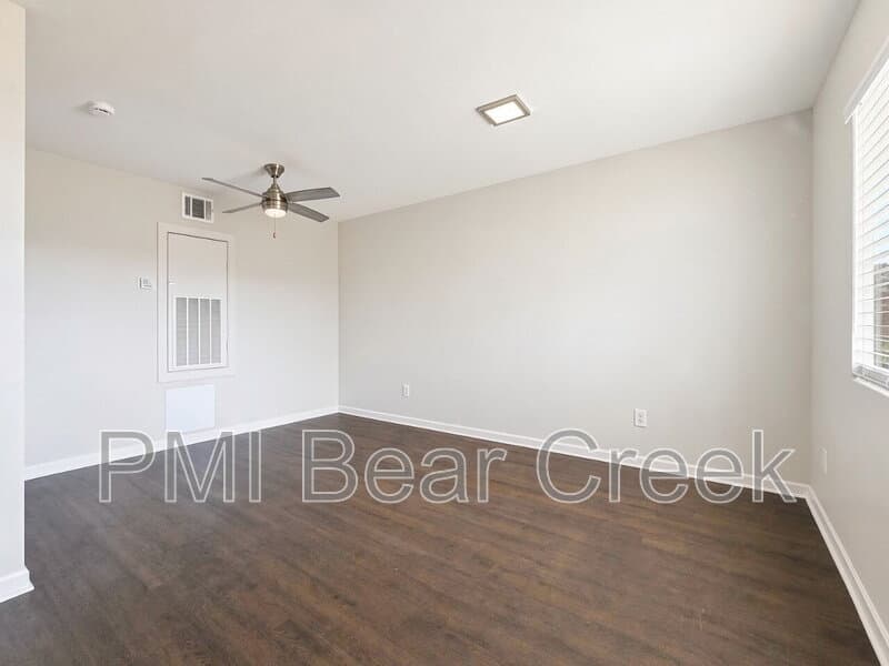 Houston Condo: 1824 Thonig Road