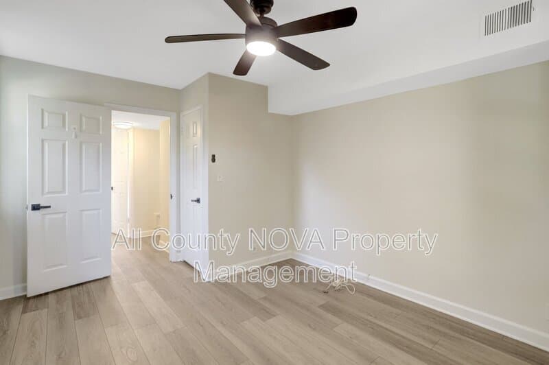 Arlington Condo: 2994 S Columbus St