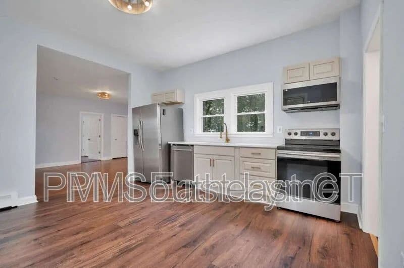 Norwich Condo: 44 Summer St