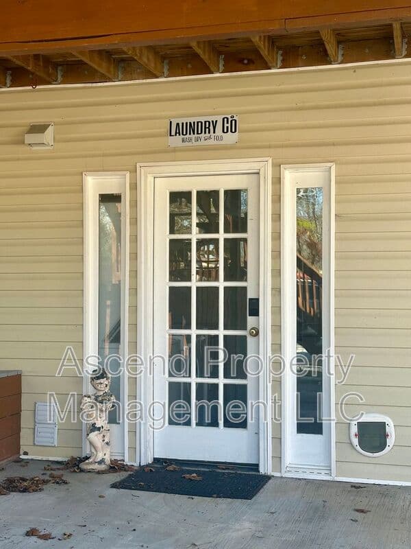 Ringgold House: 12 Pioneer Lane