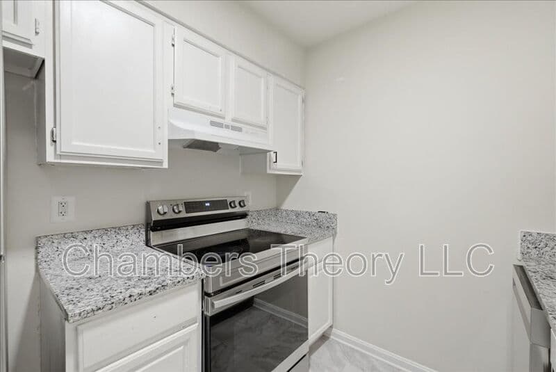 Woodbridge House: 12181 Old Salem Ct
