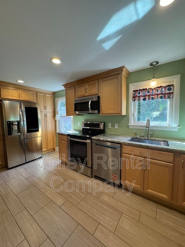 Northampton House: 36 Rick Drive