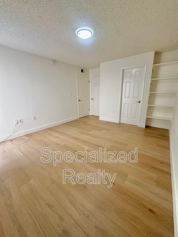 Burbank Condo: 328 East Providencia Avenue